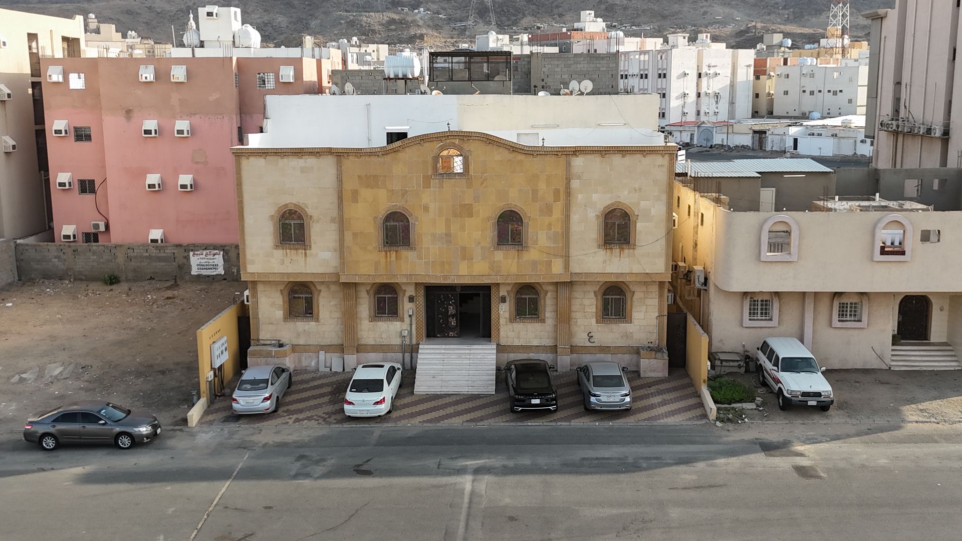 Preview image for عمارة سكنية - مؤجره بالكامل - حي الصفا - صك 1833619810800000