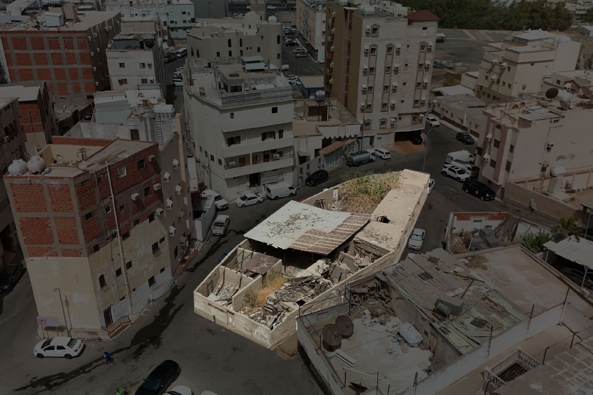 Preview image for أرض سكنية مقام عليها مبانٍ