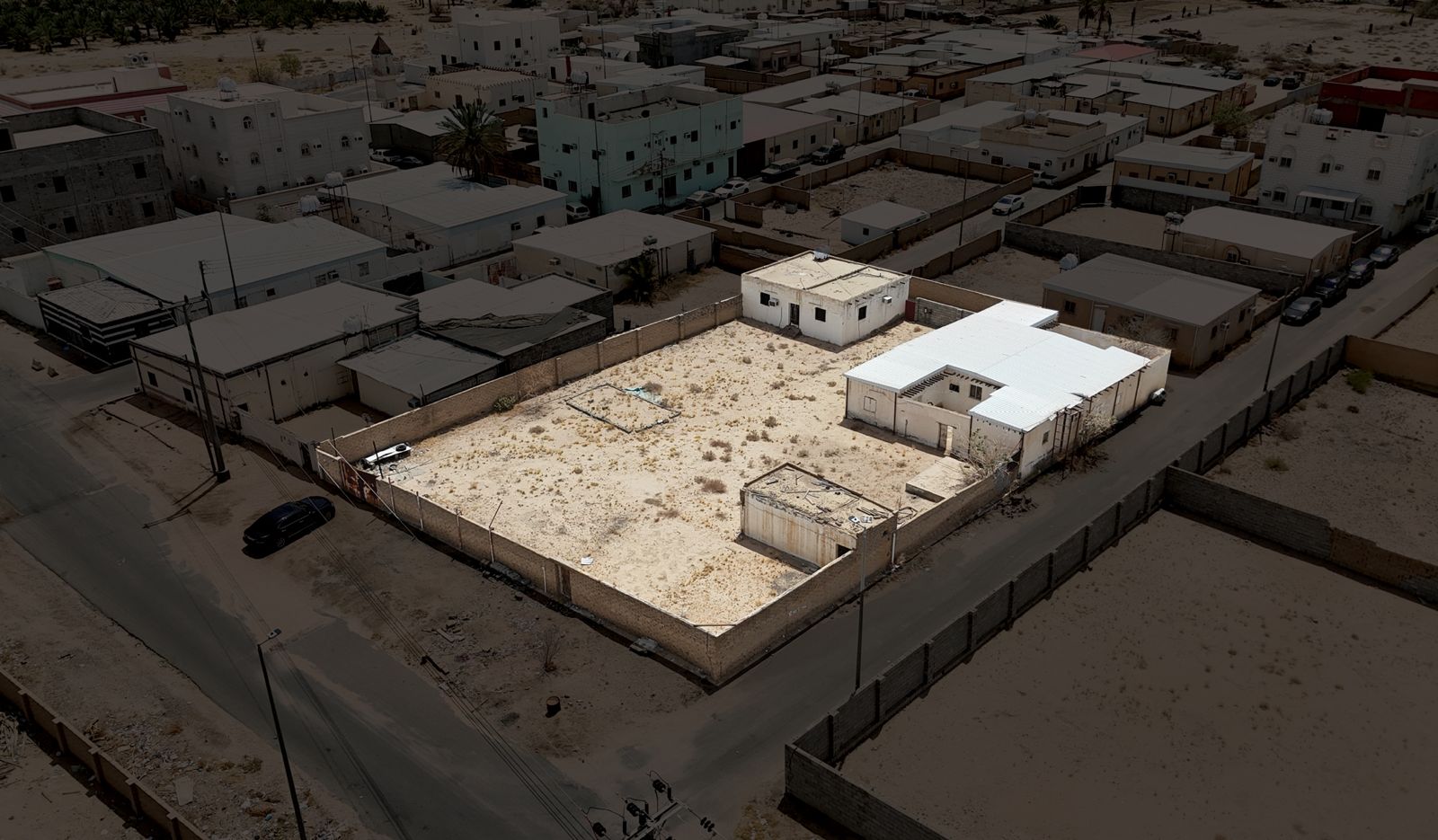 Preview image for أرض مقام عليها مبنى  - كلاخ