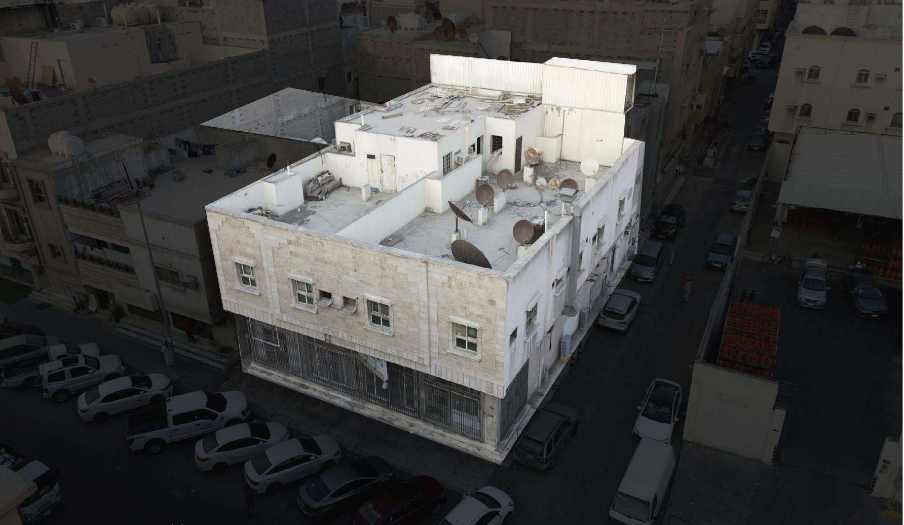 Preview image for عمارة تجارية + بيت شعبي - حي العدامة